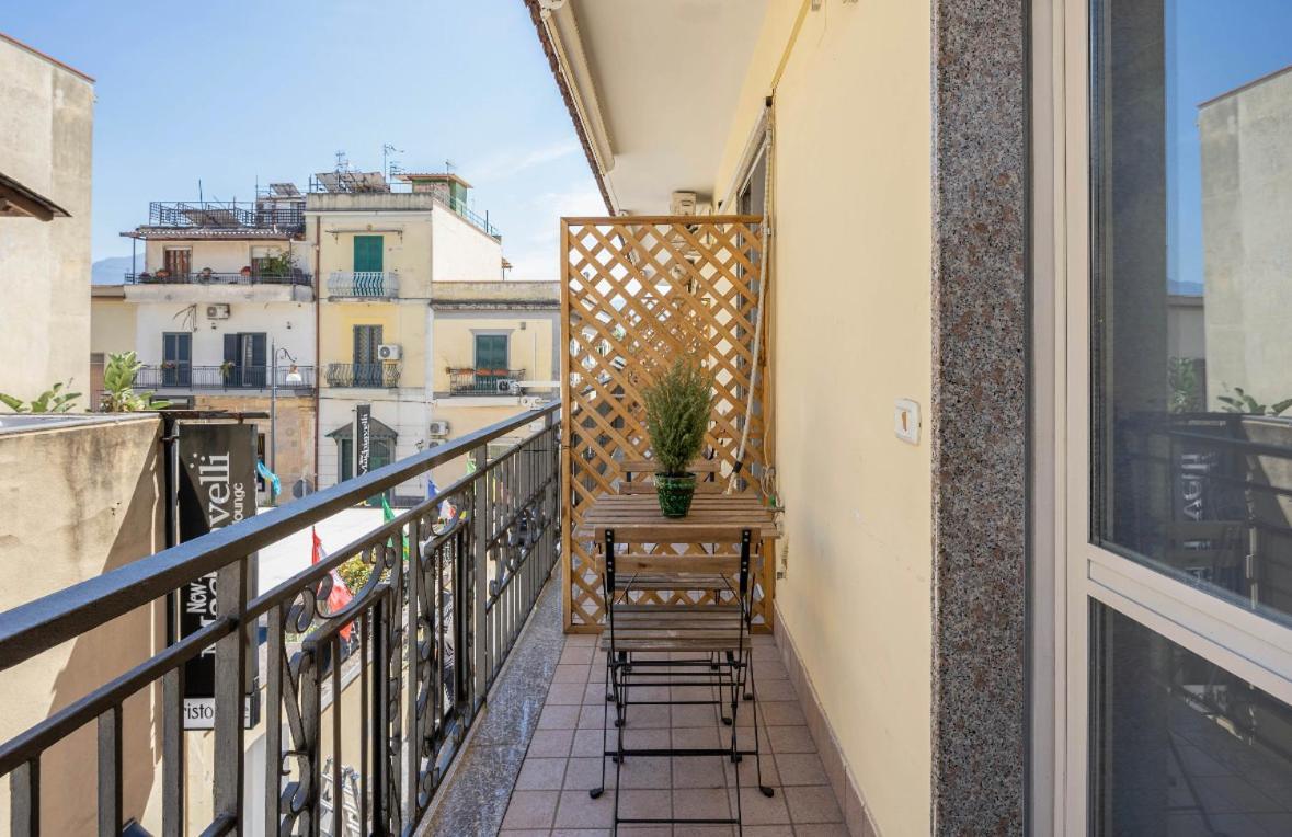 B&B Civico 8 Помпей Екстериор снимка